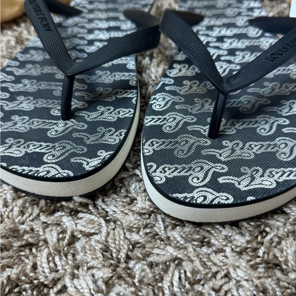 Flip flops Louis Vuitton size 42
BEMT1PGO02N080 MOLITOR TH sandals - Picture 6 of 8